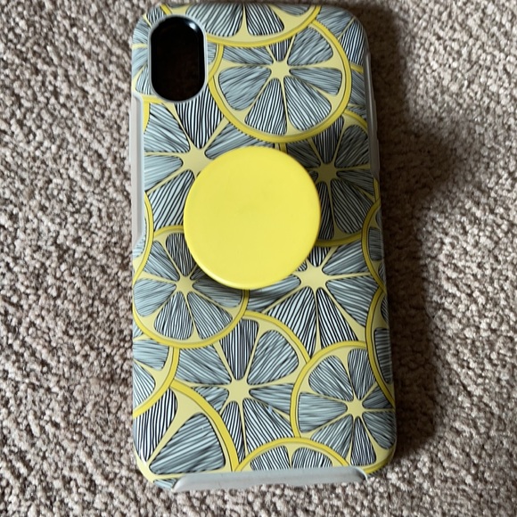 Otterbox with a built in Pop-socket IPhoneX - Picture 6 of 9